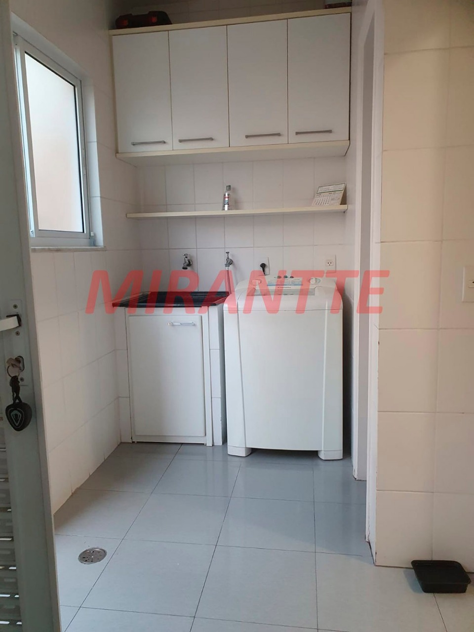 Cond. fechado de 237m² com 3 quartos em Jardim Leonor Mendes De Barros