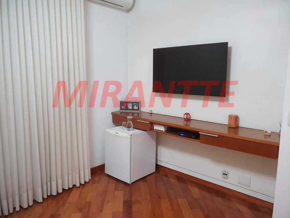 Cond. fechado de 237m² com 3 quartos em Jardim Leonor Mendes De Barros