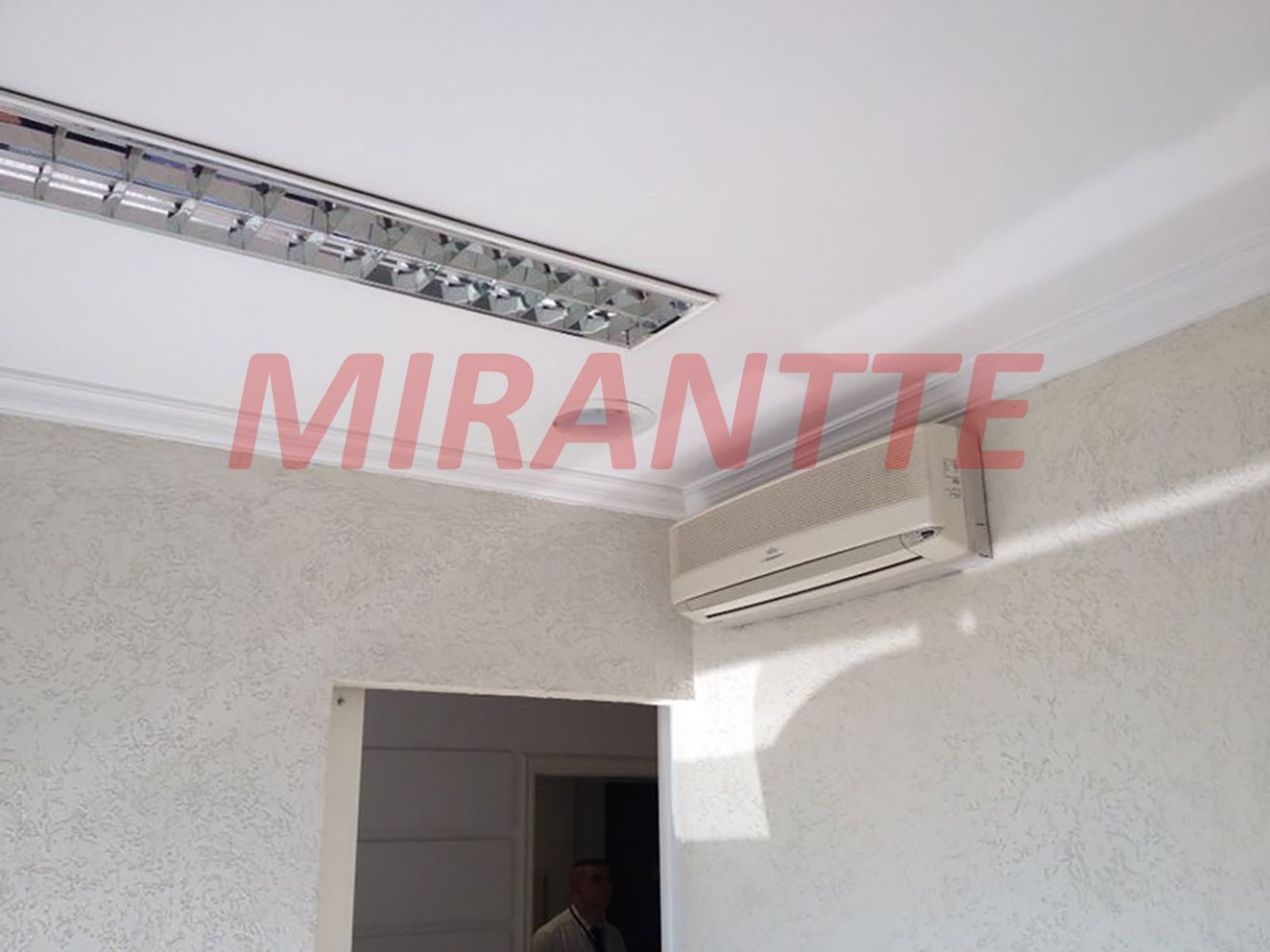 Comercial de 34m² em Santana