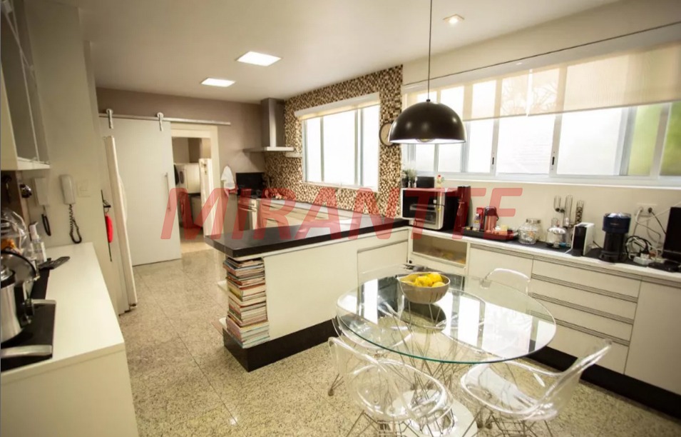 Sobrado de 360m² com 4 quartos em Jardim São Bento