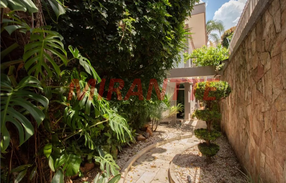 Sobrado de 360m² com 4 quartos em Jardim São Bento