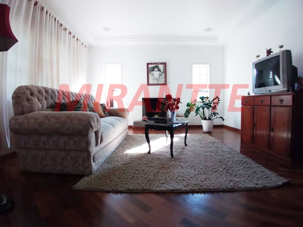 Cond. fechado de 780m² com 6 quartos em Caraguata