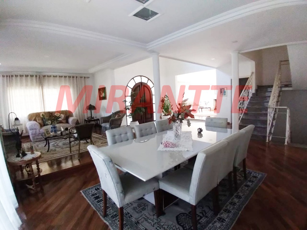 Cond. fechado de 780m² com 6 quartos em Caraguata