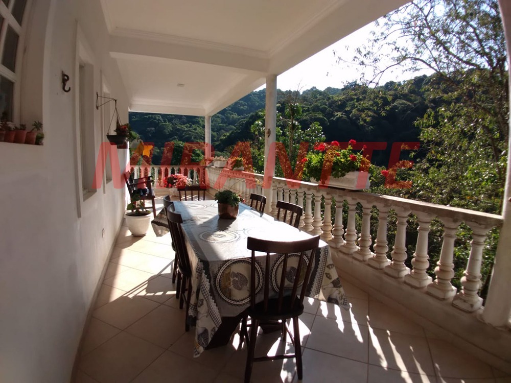 Cond. fechado de 780m² com 6 quartos em Caraguata