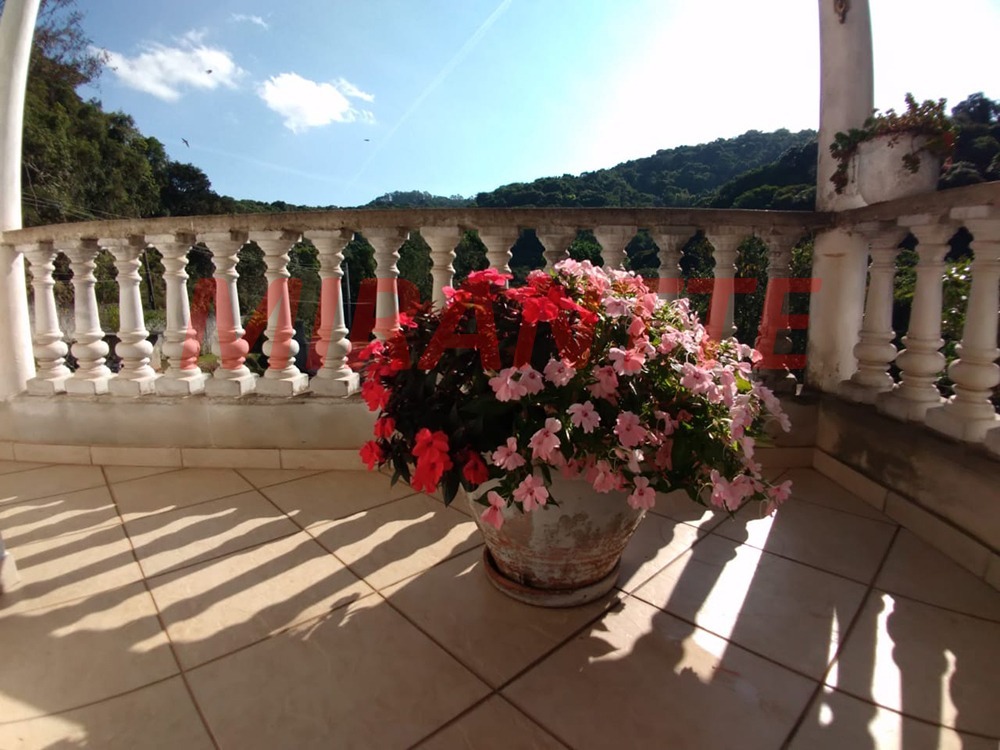 Cond. fechado de 780m² com 6 quartos em Caraguata