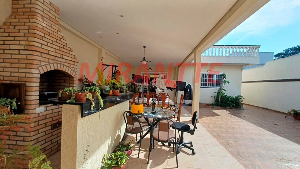 Casa terrea de 308m² com 7 quartos em Tremembe