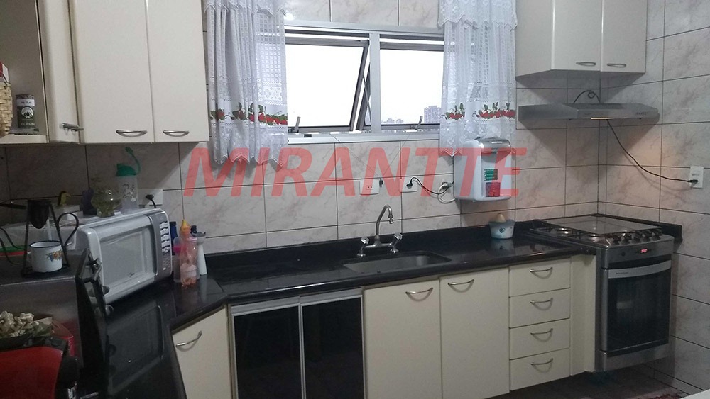 Apartamento de 86m² com 3 quartos em Água Fria