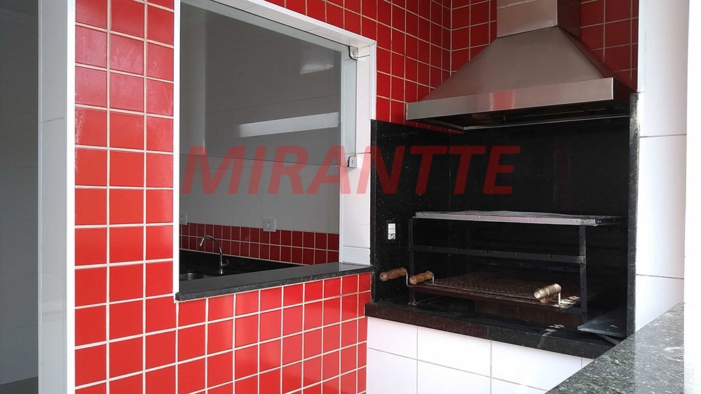 Apartamento de 86m² com 3 quartos em Água Fria