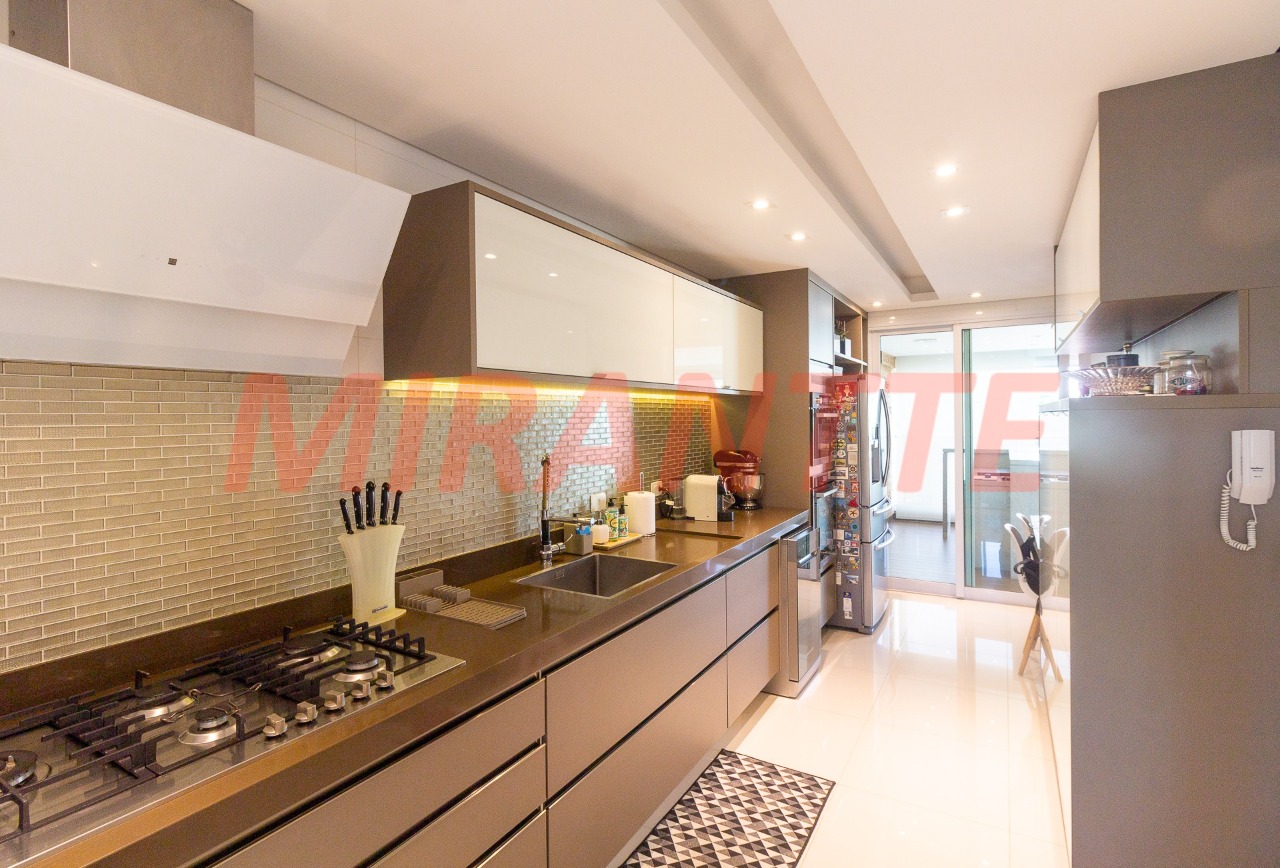 Apartamento de 215m² com 3 quartos em Santa Terezinha