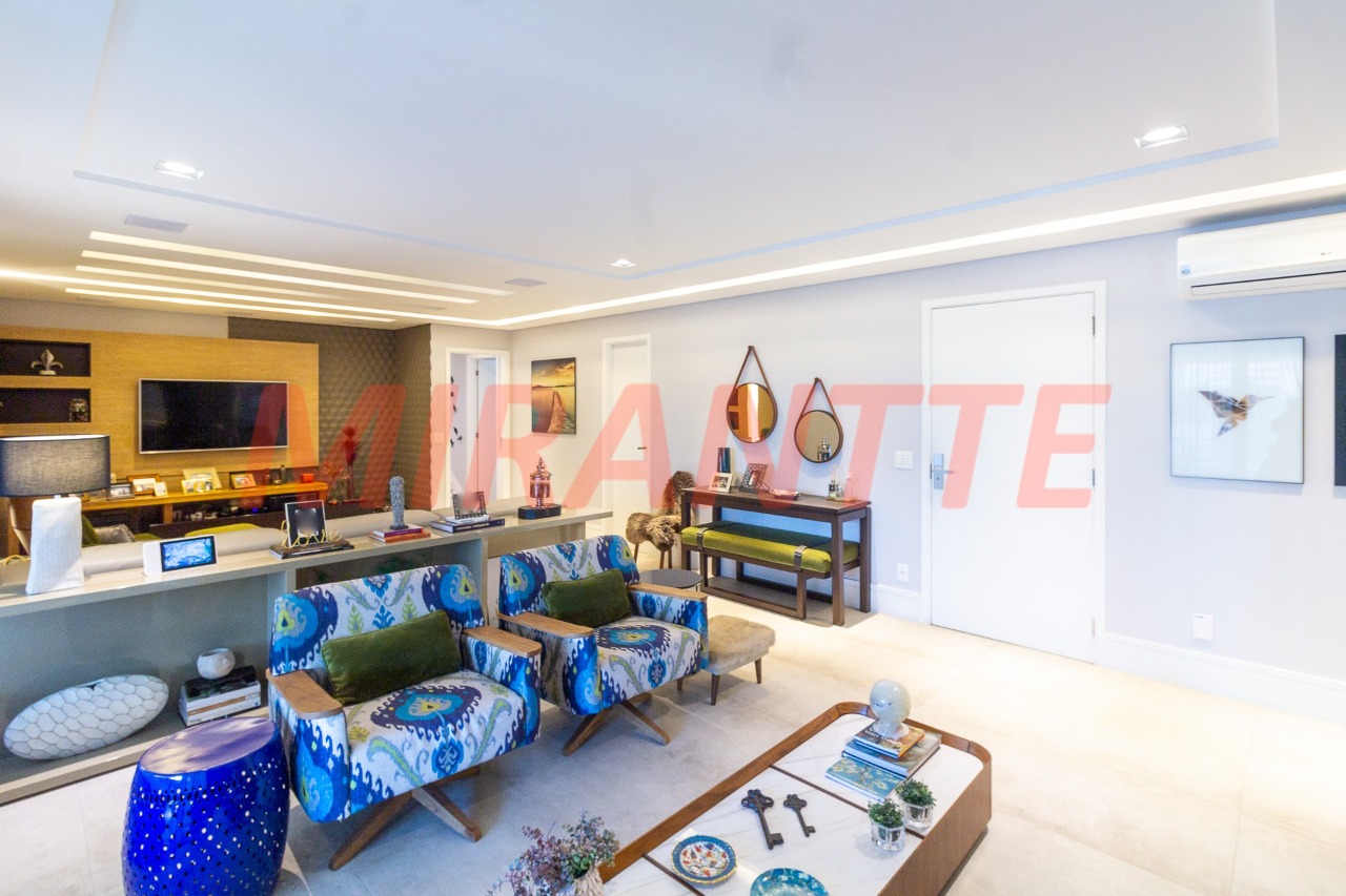 Apartamento de 215m² com 3 quartos em Santa Terezinha