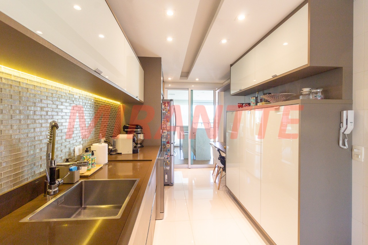 Apartamento de 215m² com 3 quartos em Santa Terezinha