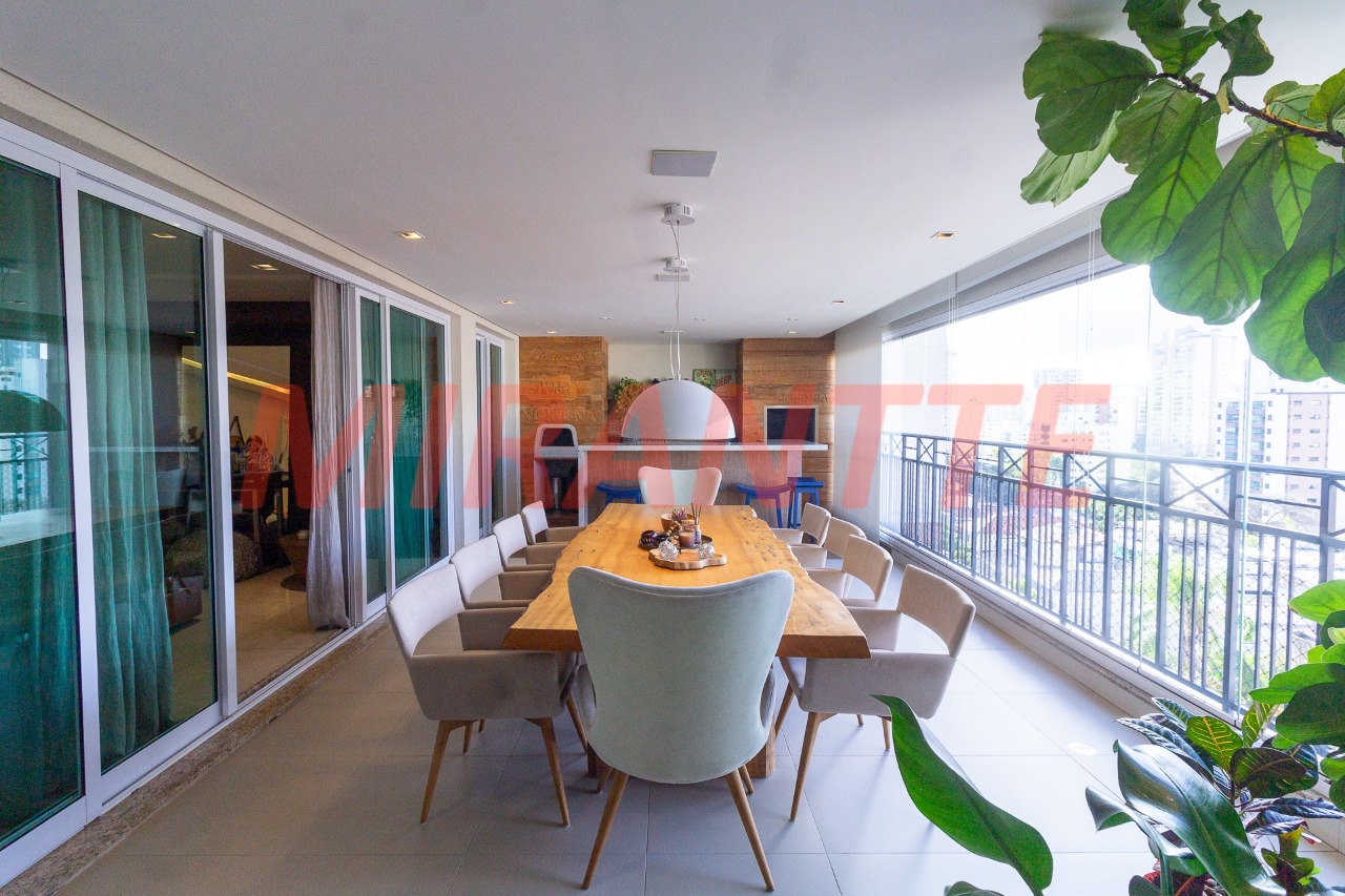 Apartamento de 215m² com 3 quartos em Santa Terezinha