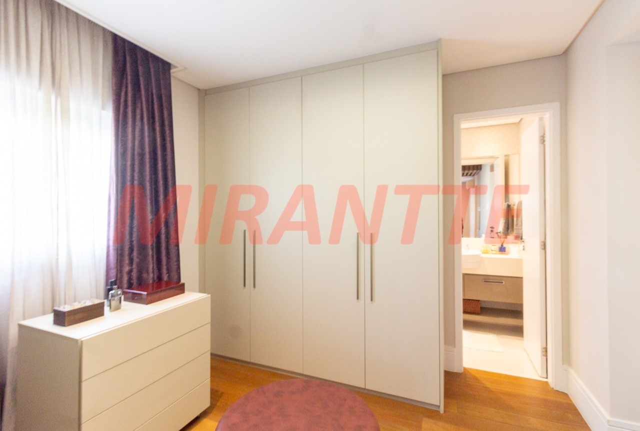 Apartamento de 215m² com 3 quartos em Santa Terezinha