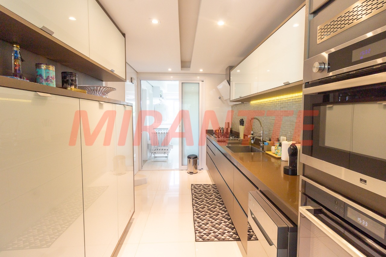 Apartamento de 215m² com 3 quartos em Santa Terezinha
