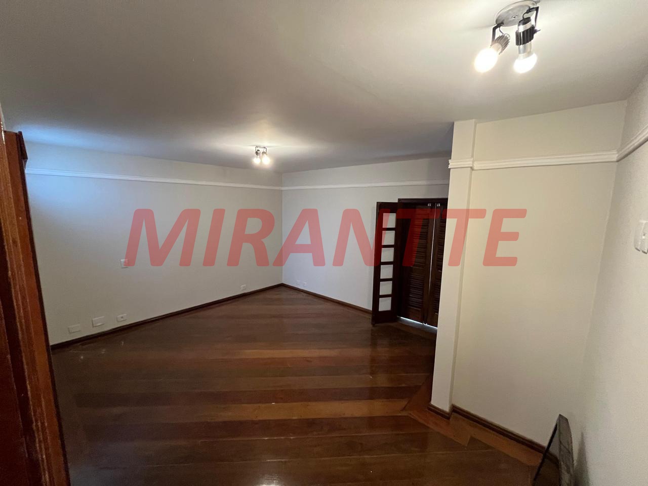 Sobrado de 350m² com 3 quartos em Parque Monteiro Soares