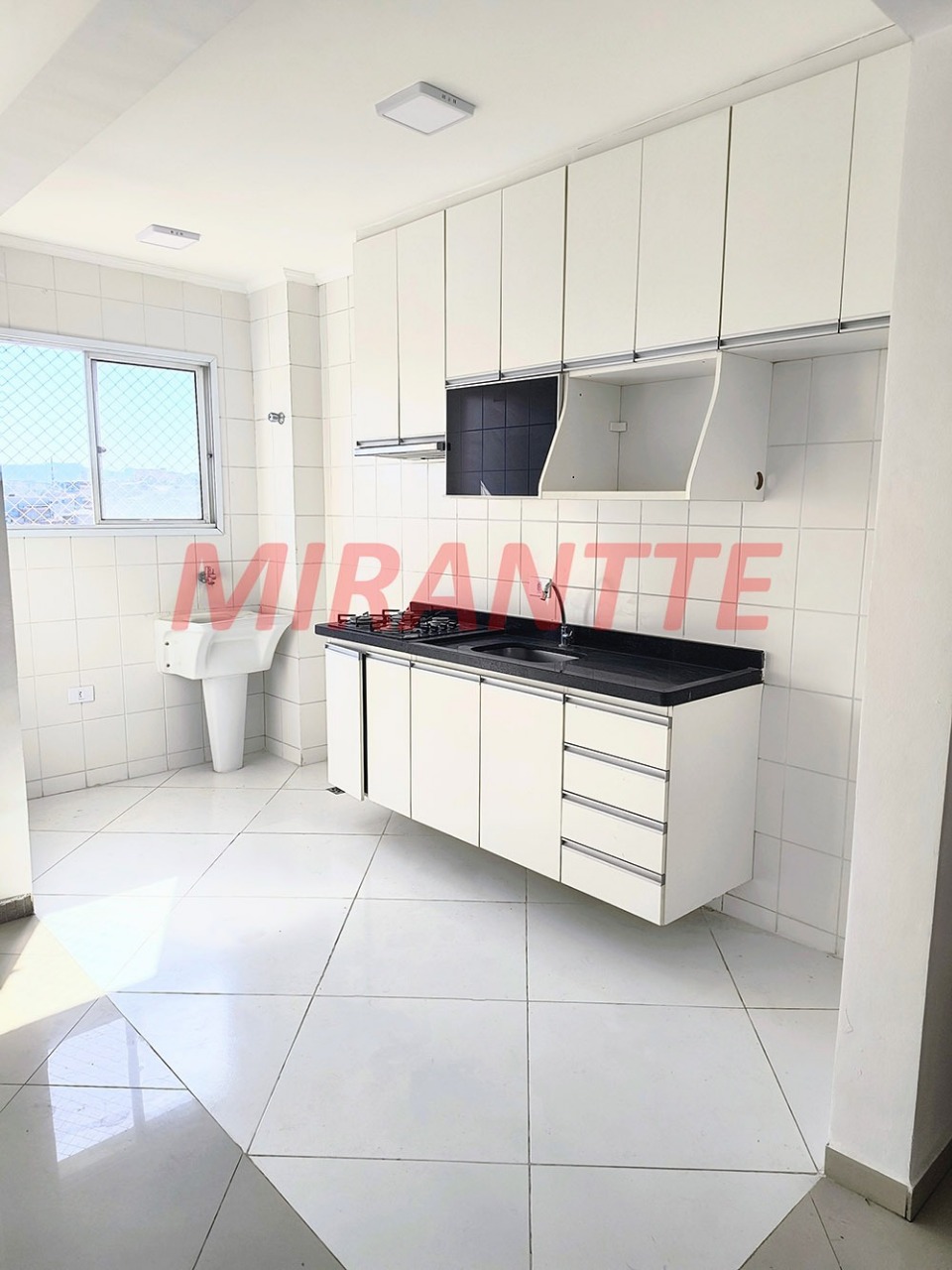 Apartamento de 49m² com 2 quartos em Limão