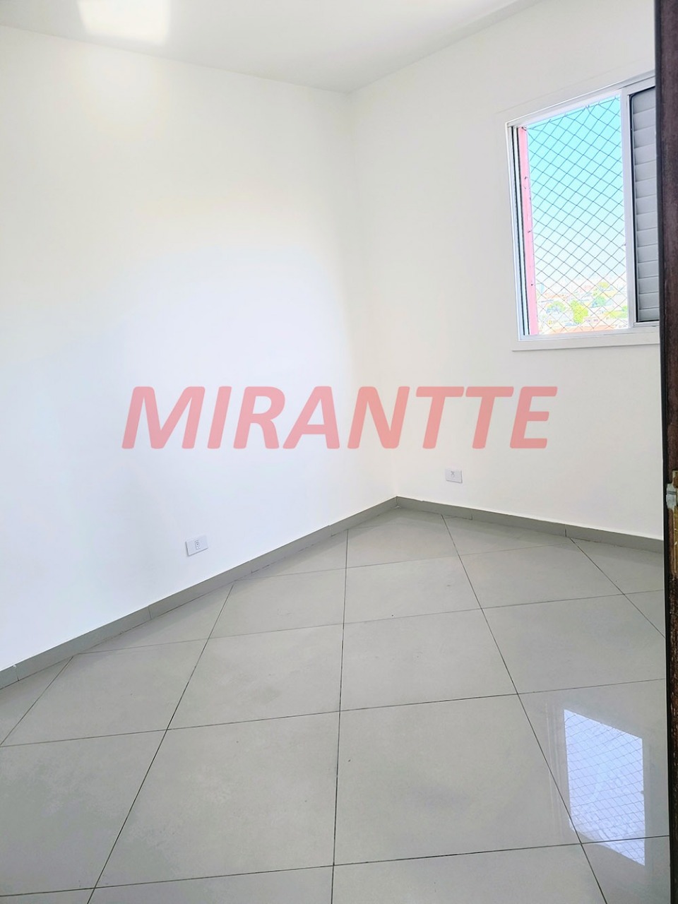 Apartamento de 49m² com 2 quartos em Limão
