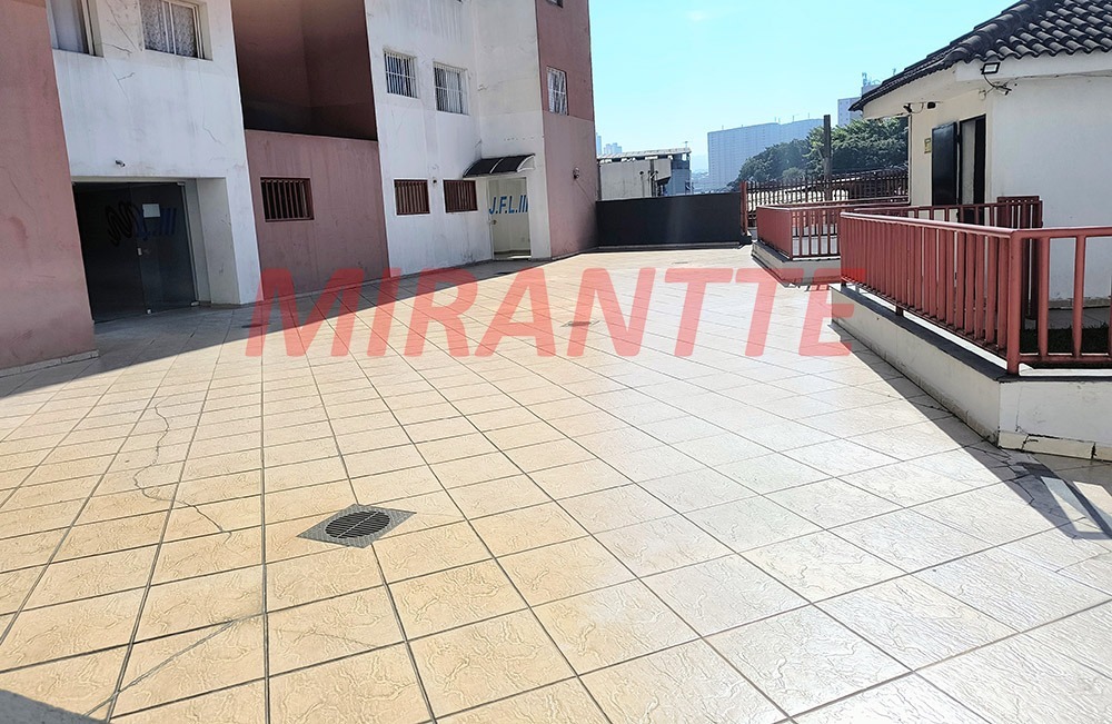 Apartamento de 49m² com 2 quartos em Limão