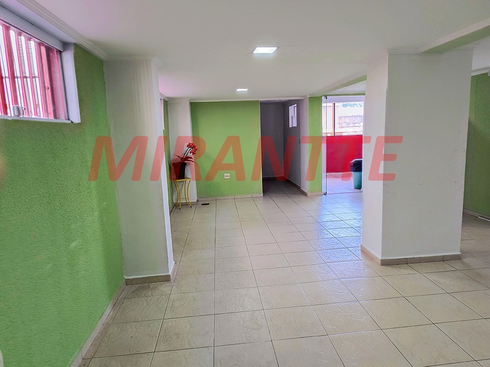 Apartamento de 49m² com 2 quartos em Limão