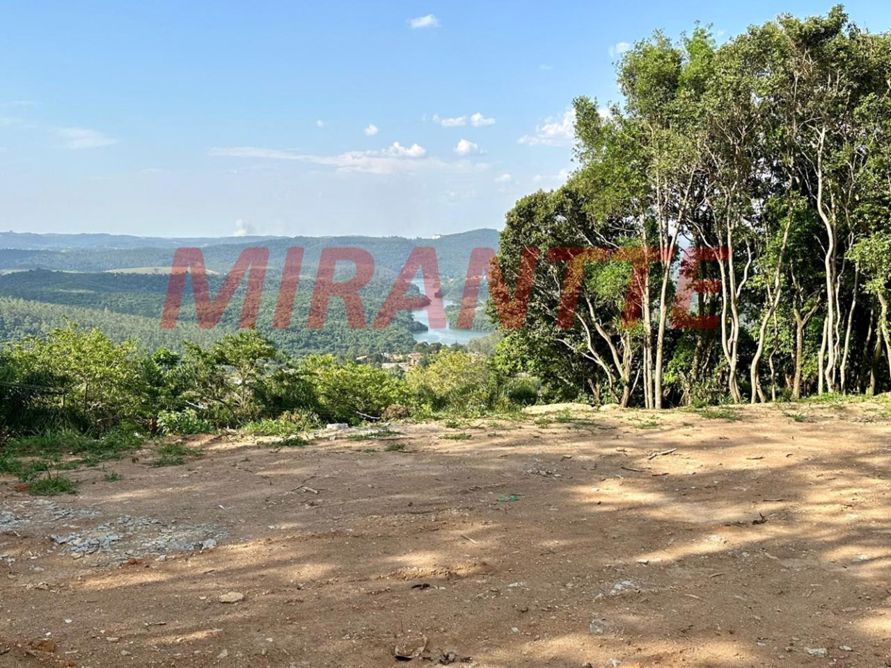 Terreno de 0m² em Alpes de Caieiras