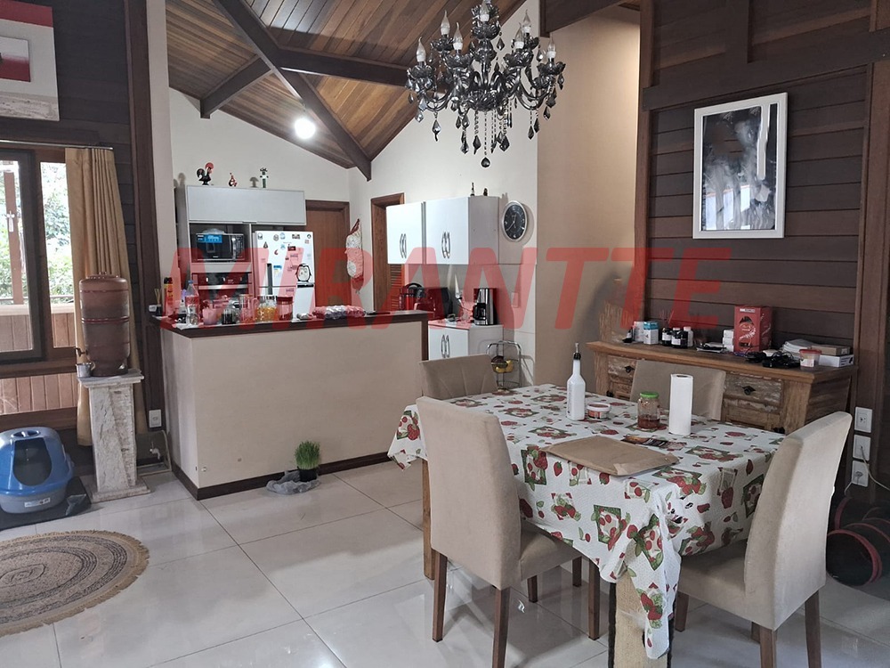 Cond. fechado de 260m² com 5 quartos em sausalito