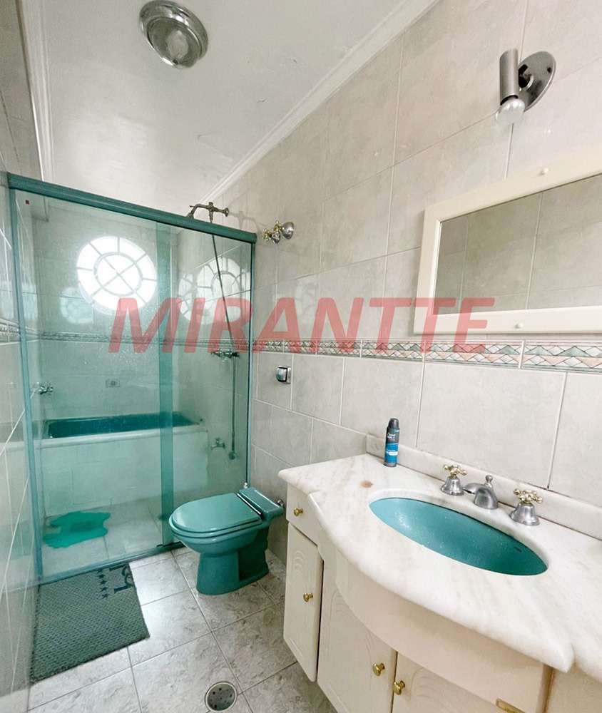Sobrado de 174m² com 3 quartos em Vila Ester