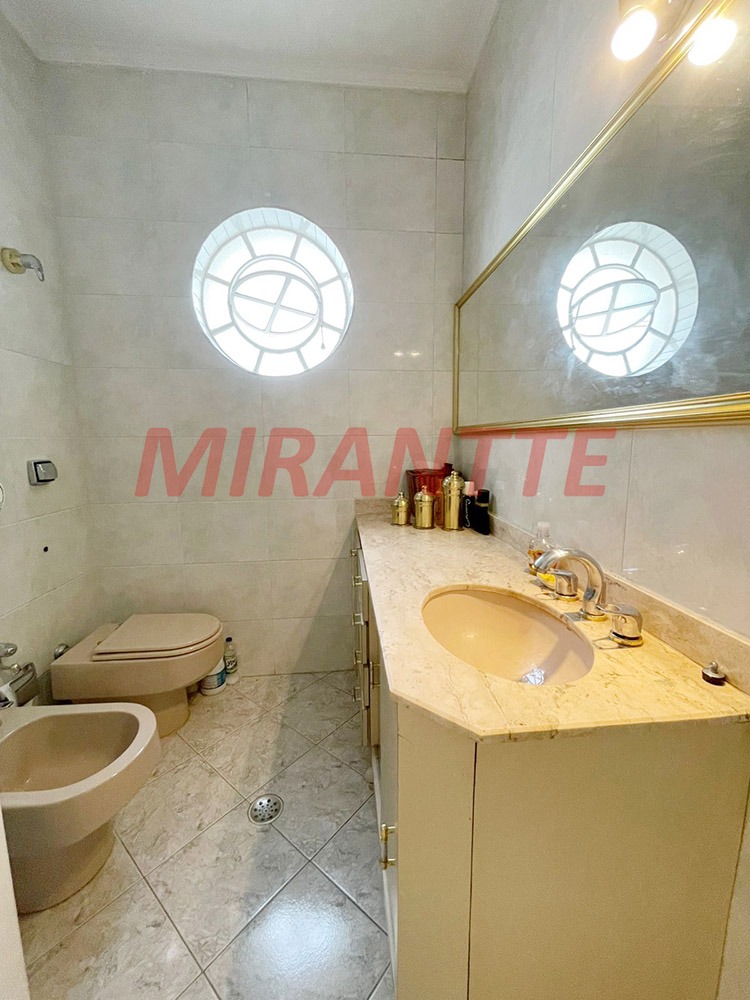 Sobrado de 174m² com 3 quartos em Vila Ester