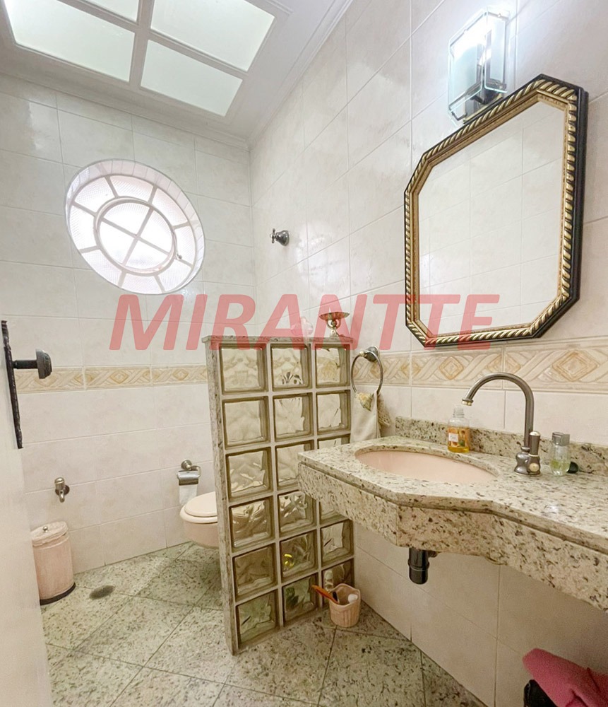 Sobrado de 174m² com 3 quartos em Vila Ester