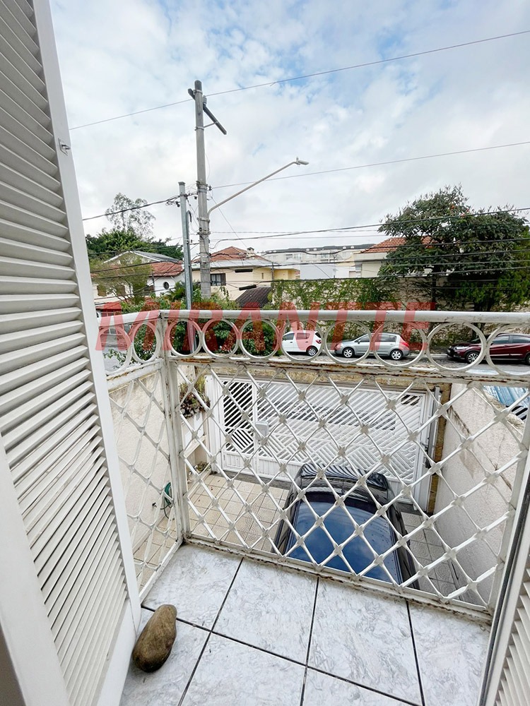 Sobrado de 174m² com 3 quartos em Vila Ester