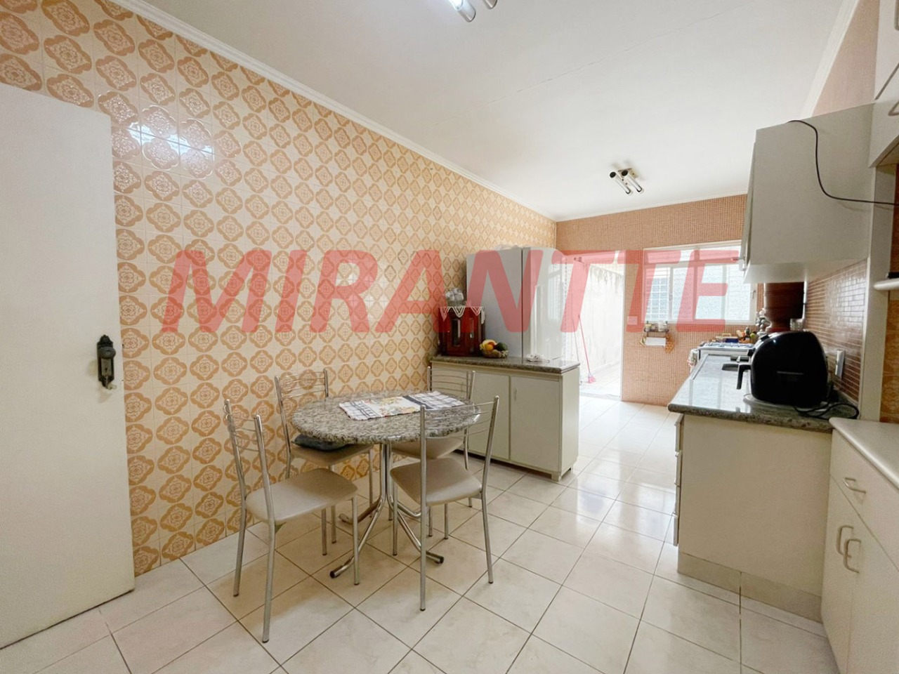 Sobrado de 174m² com 3 quartos em Vila Ester