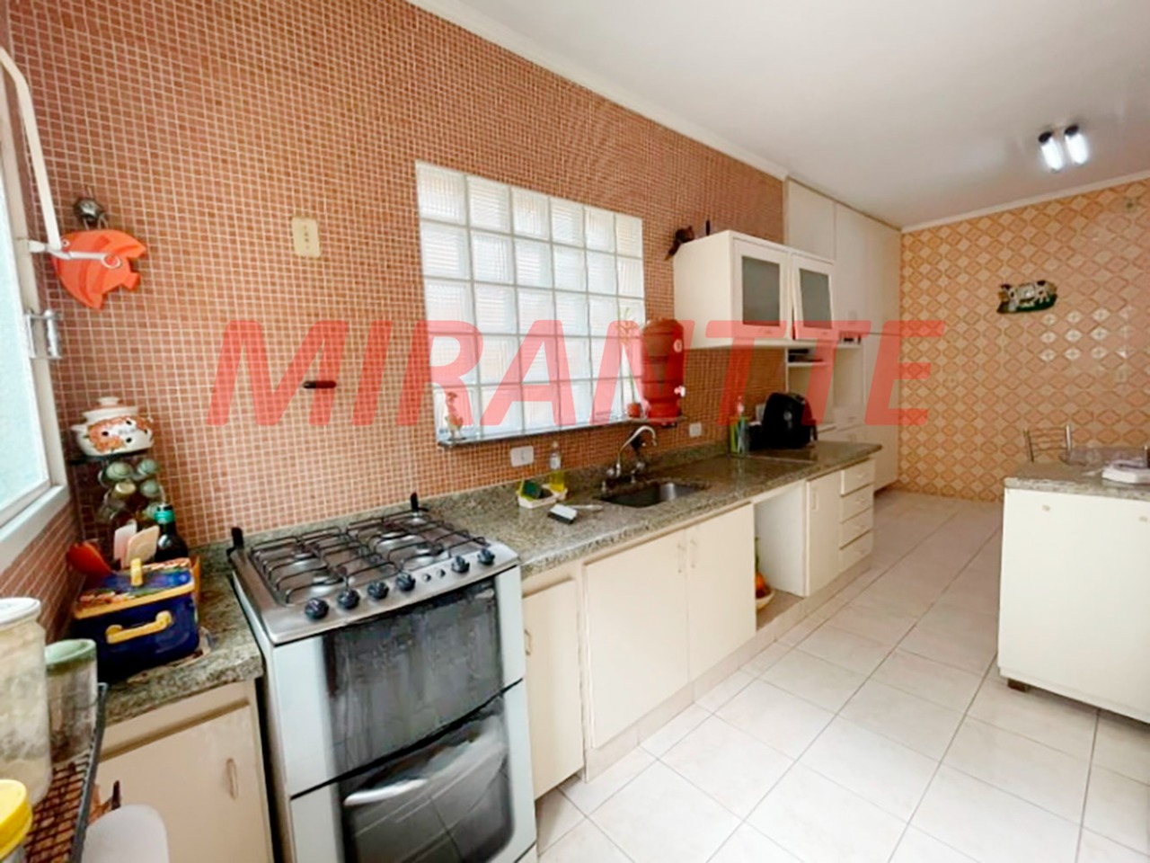 Sobrado de 174m² com 3 quartos em Vila Ester