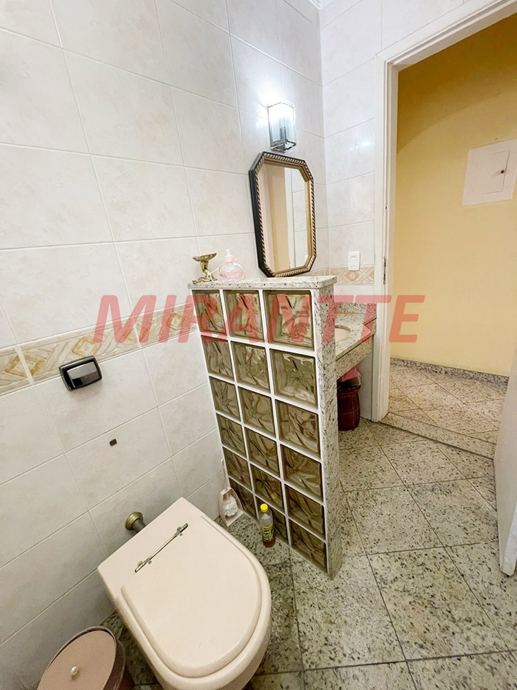 Sobrado de 174m² com 3 quartos em Vila Ester
