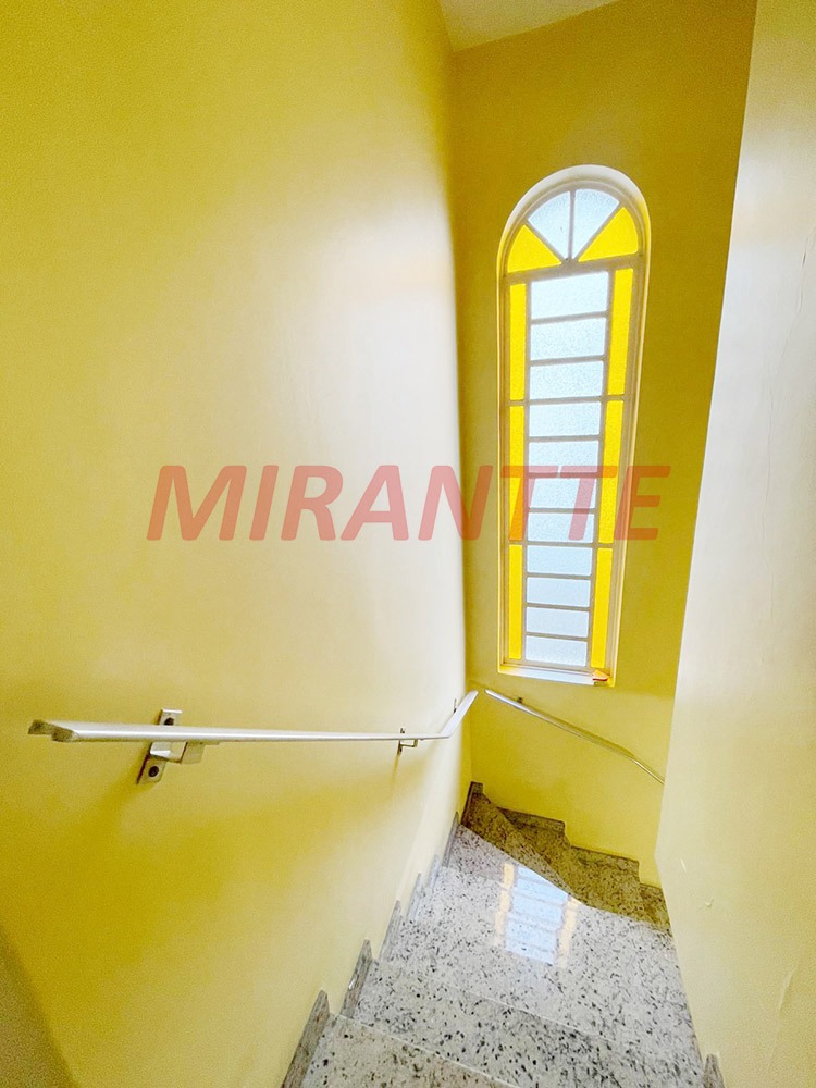 Sobrado de 174m² com 3 quartos em Vila Ester