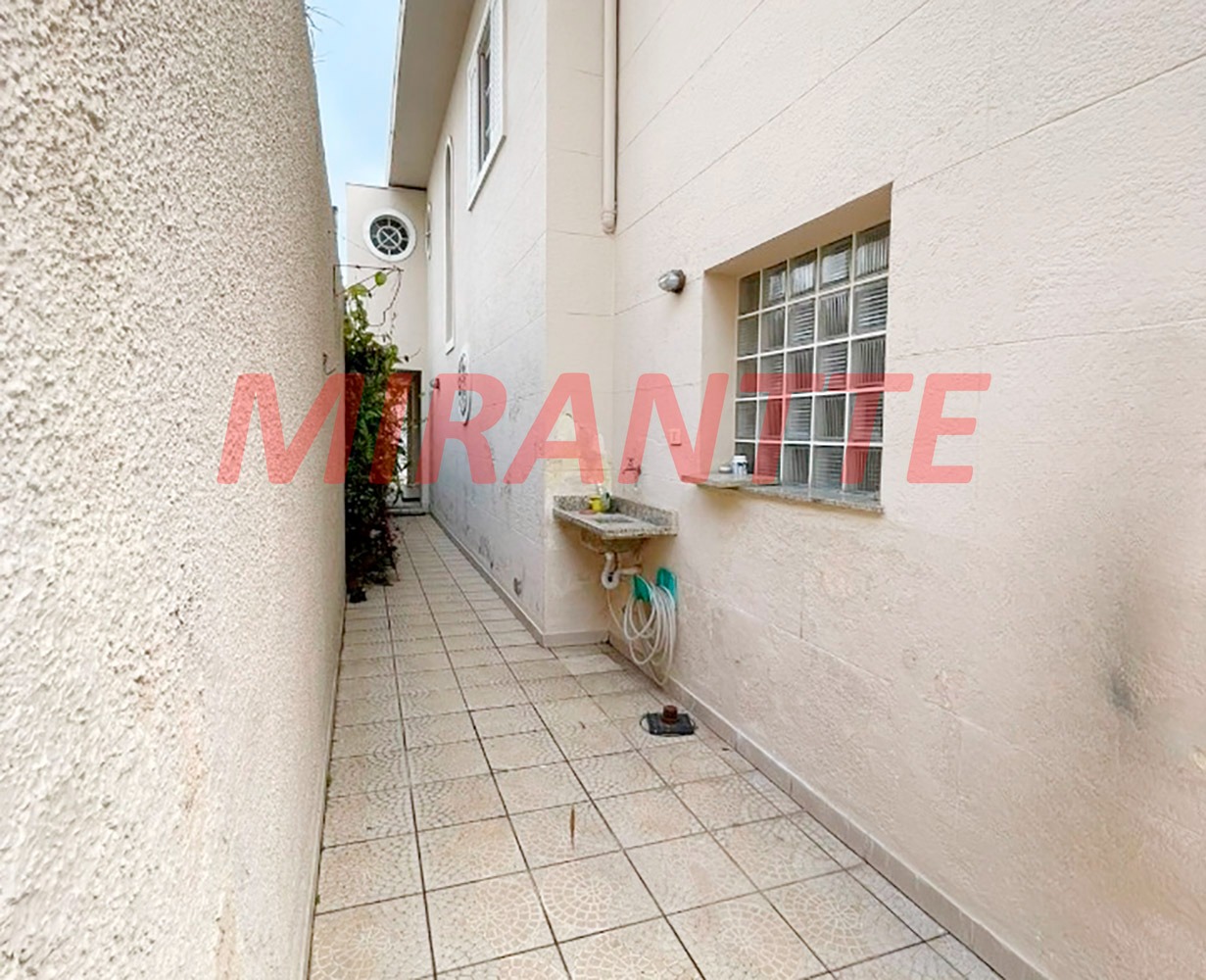 Sobrado de 174m² com 3 quartos em Vila Ester