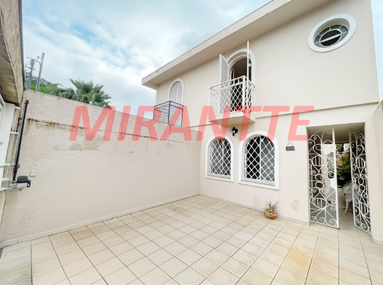 Sobrado de 174m² com 3 quartos em Vila Ester