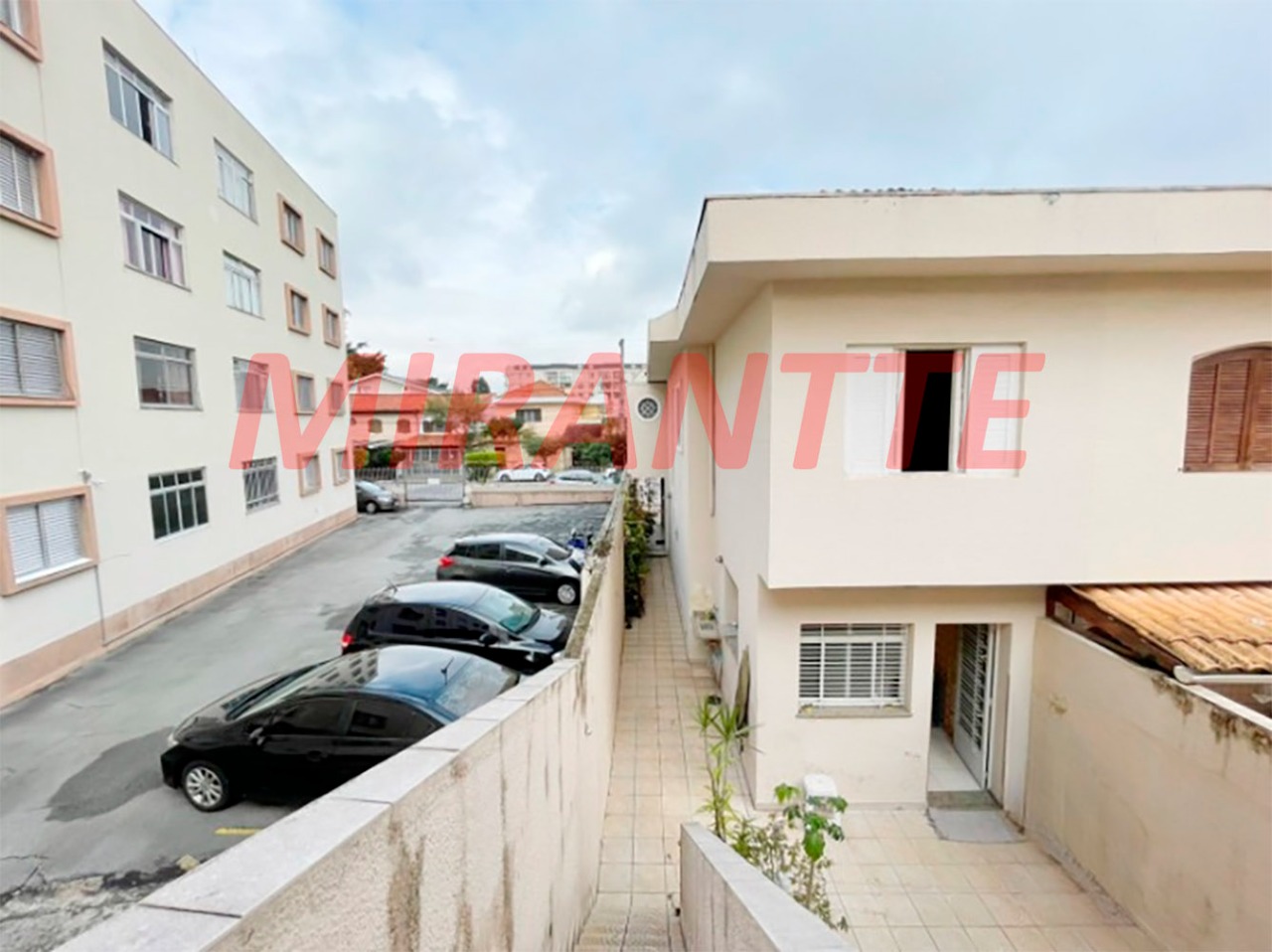 Sobrado de 174m² com 3 quartos em Vila Ester
