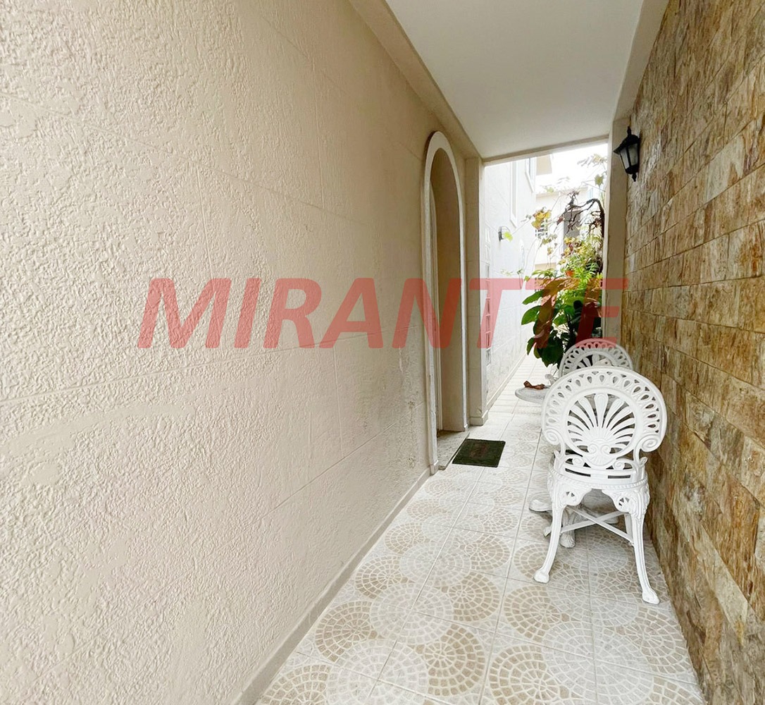 Sobrado de 174m² com 3 quartos em Vila Ester
