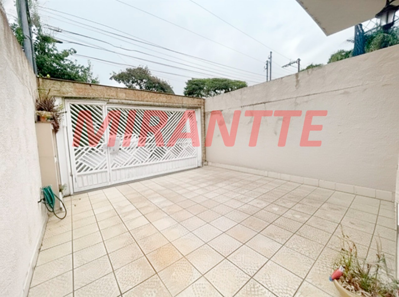 Sobrado de 174m² com 3 quartos em Vila Ester