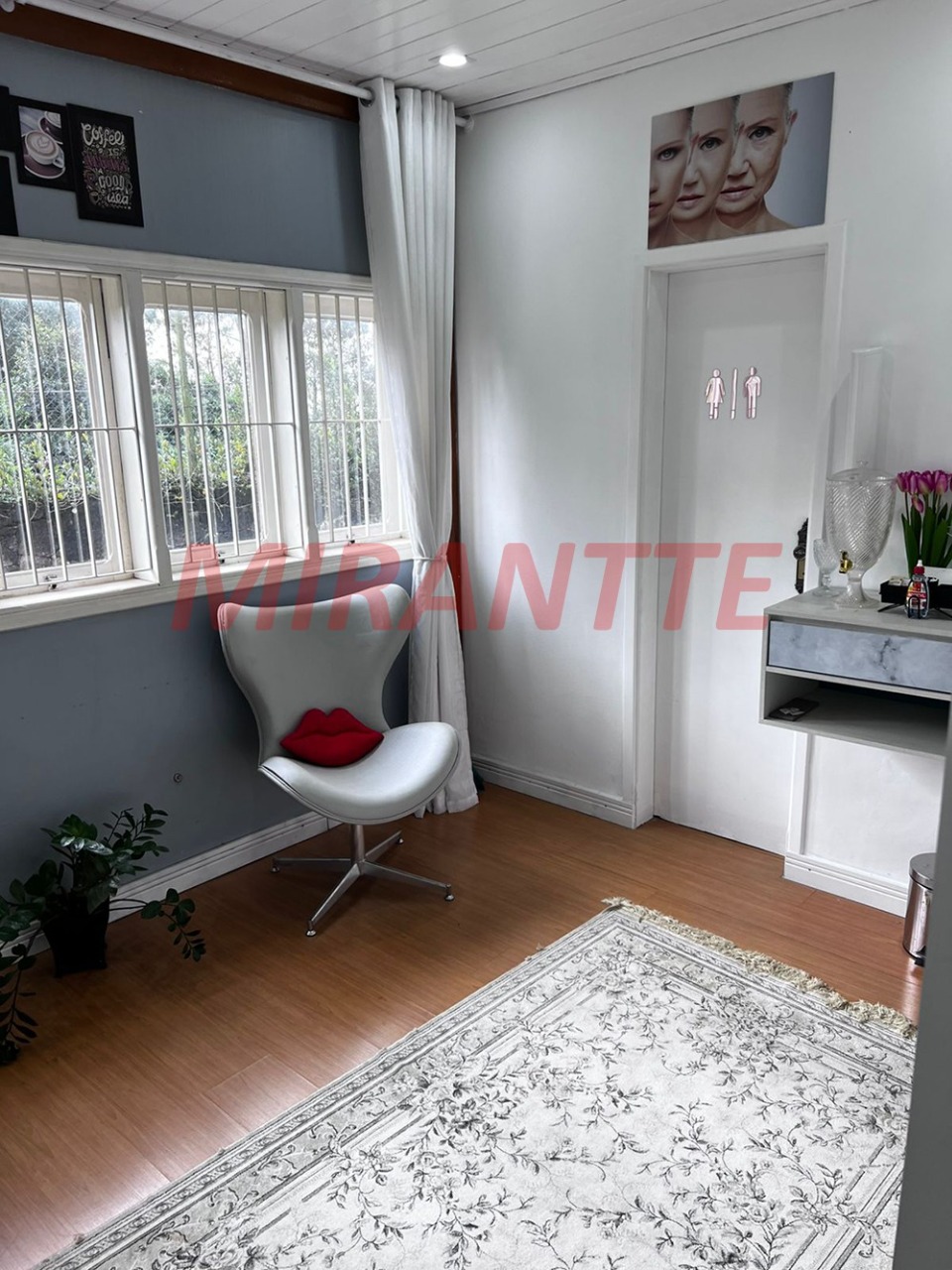 Comercial de 1.2m² em Roseira