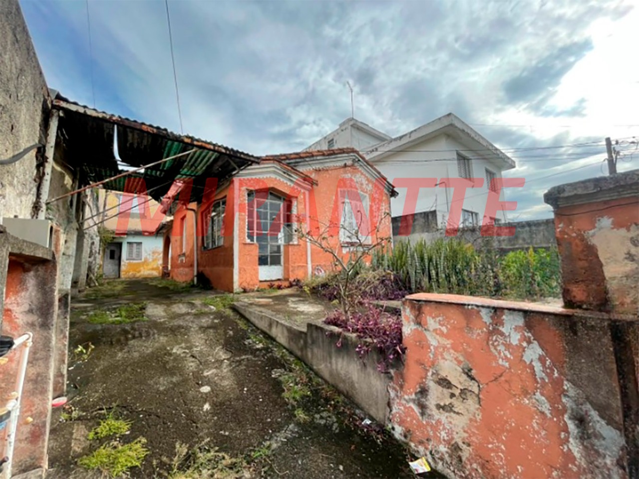 Terreno de 420m² em Parque Peruche
