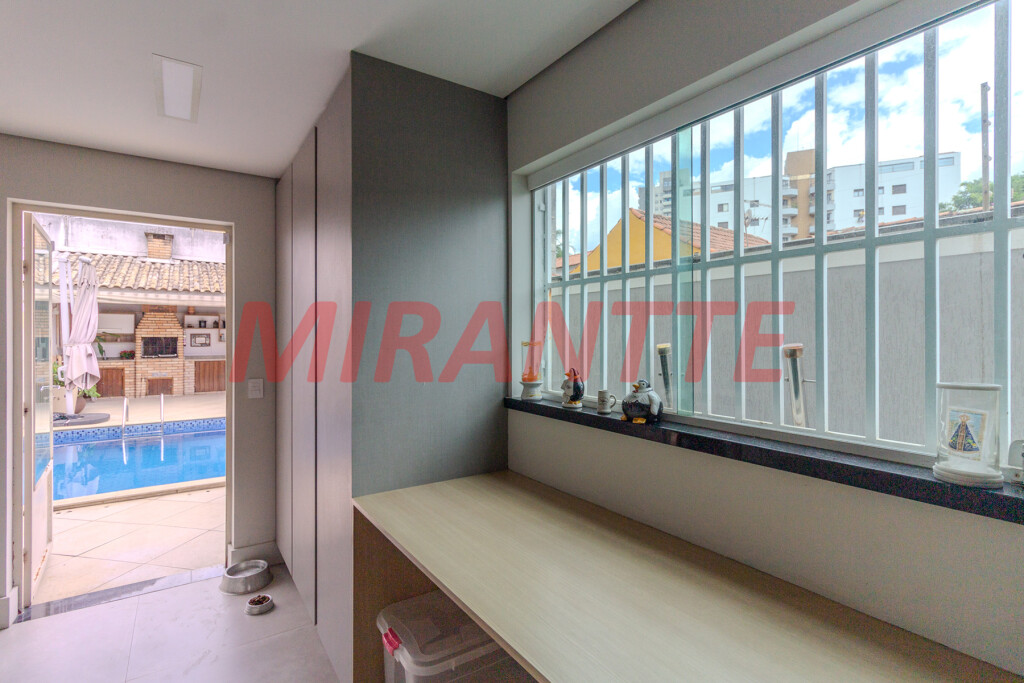 Sobrado de 204m² com 3 quartos em Vila Mazzei
