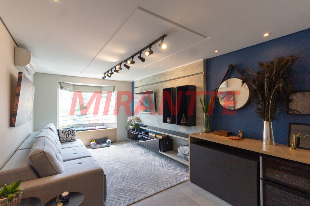Sobrado de 204m² com 3 quartos em Vila Mazzei