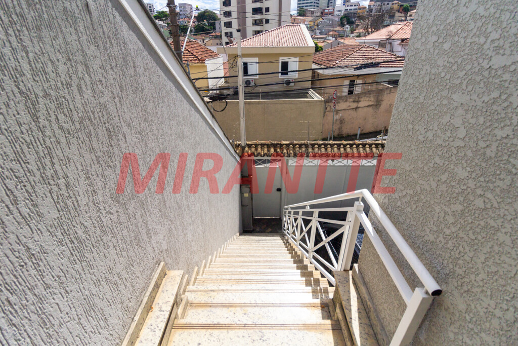 Sobrado de 204m² com 3 quartos em Vila Mazzei