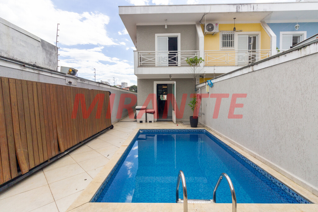 Sobrado de 204m² com 3 quartos em Vila Mazzei