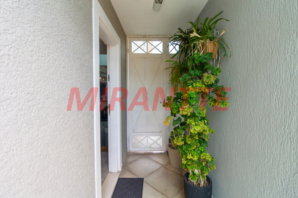 Sobrado de 204m² com 3 quartos em Vila Mazzei