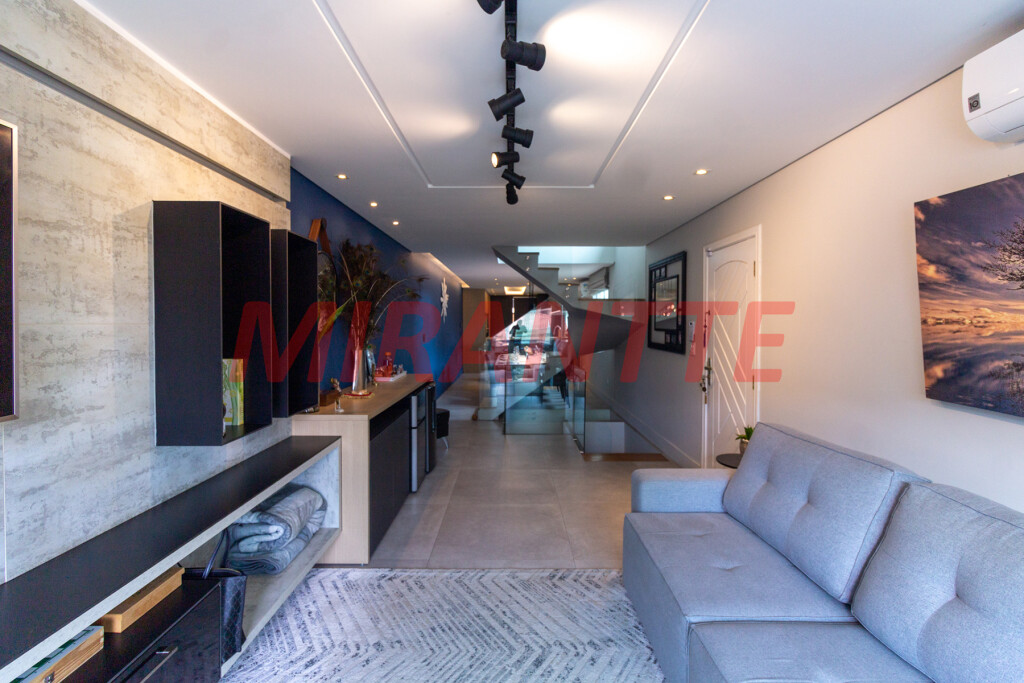 Sobrado de 204m² com 3 quartos em Vila Mazzei