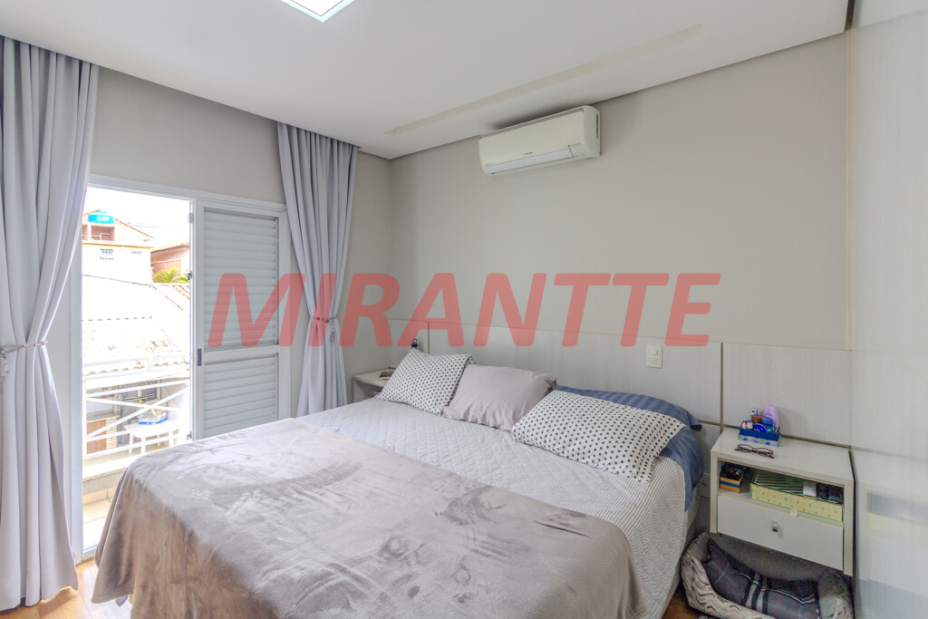 Sobrado de 204m² com 3 quartos em Vila Mazzei