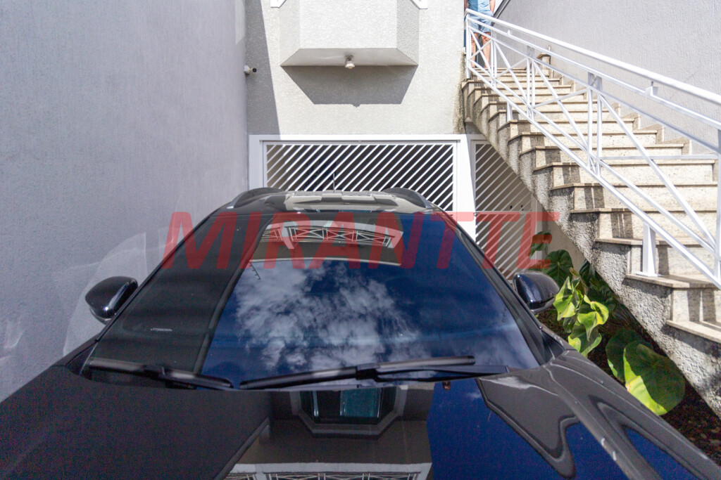 Sobrado de 204m² com 3 quartos em Vila Mazzei