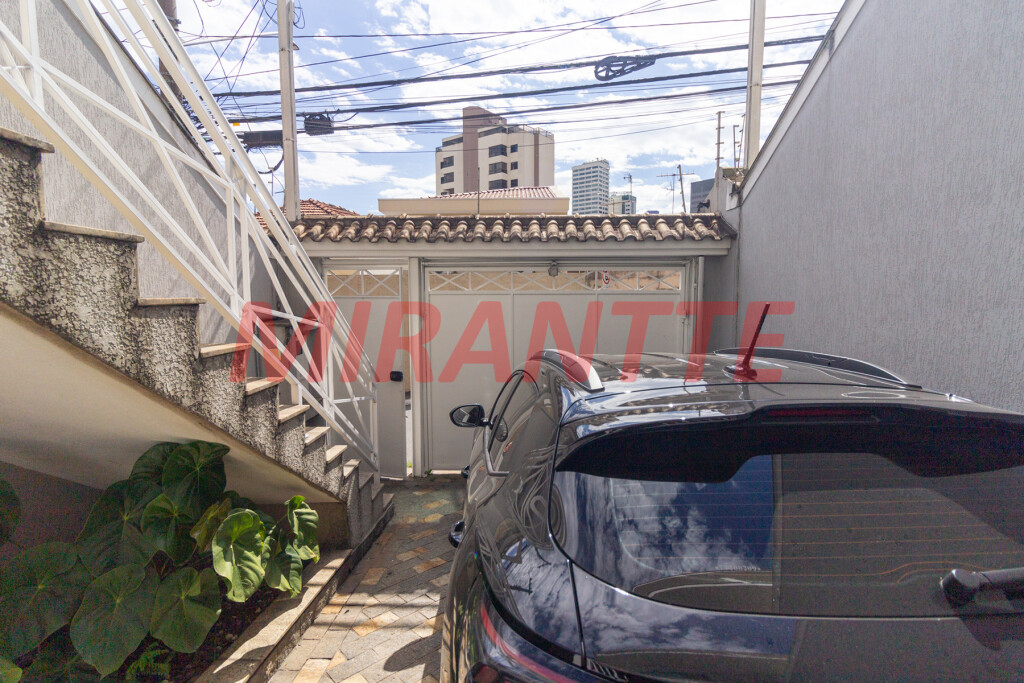 Sobrado de 204m² com 3 quartos em Vila Mazzei