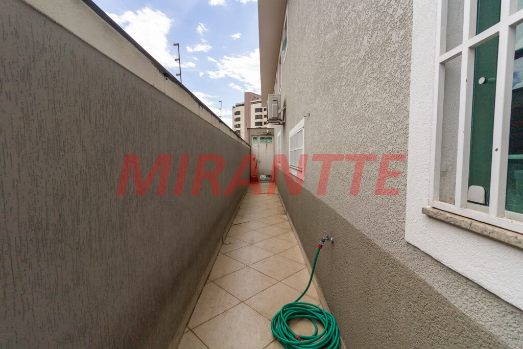 Sobrado de 204m² com 3 quartos em Vila Mazzei